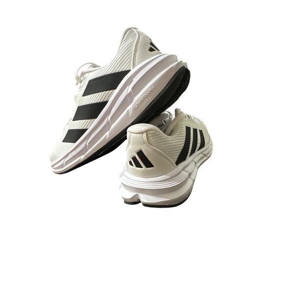 Adidas Men\'s Questar 3 Running Shoes, White/Black/Grey, Size 7.5 7 1/2, New main image 4